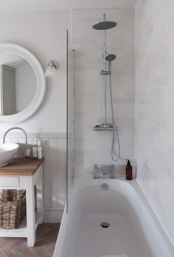 Luxury Living Outside The City Walls - Sleeps Six! Chester Eksteriør billede