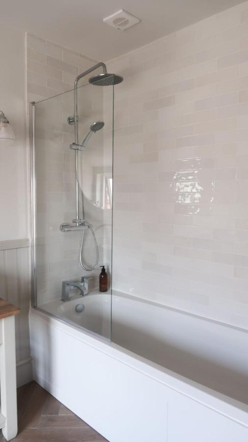 Luxury Living Outside The City Walls - Sleeps Six! Chester Eksteriør billede