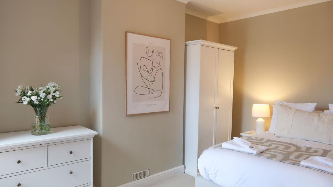 Luxury Living Outside The City Walls - Sleeps Six! Chester Eksteriør billede