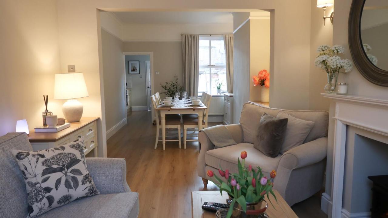 Luxury Living Outside The City Walls - Sleeps Six! Chester Eksteriør billede