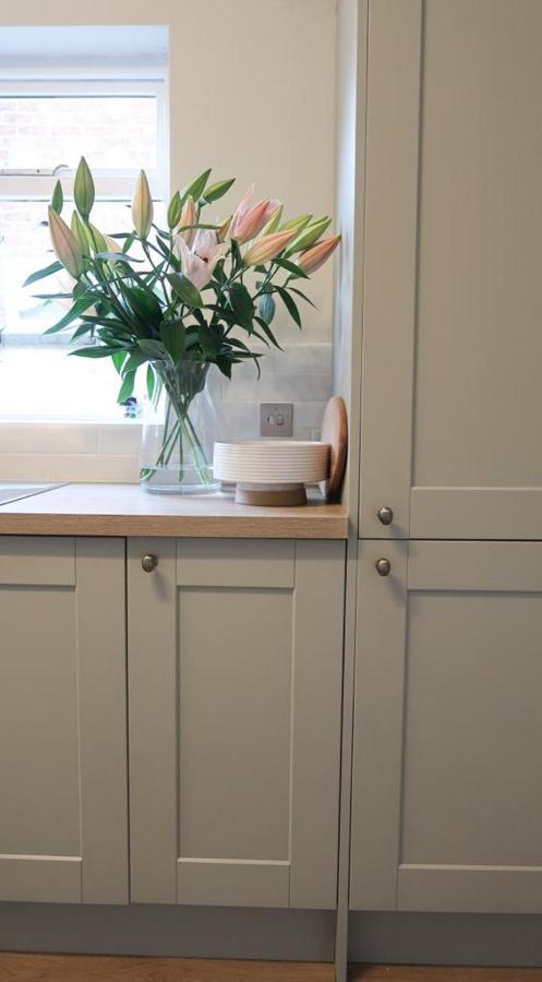 Luxury Living Outside The City Walls - Sleeps Six! Chester Eksteriør billede
